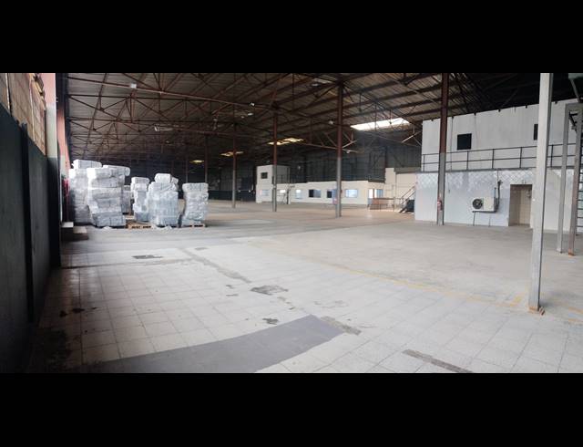 2,100M² WAREHOUSE TO LET IN CITY DEEP